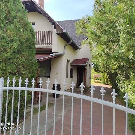 In Balatonmariafürdo 19443 Tatil Evi